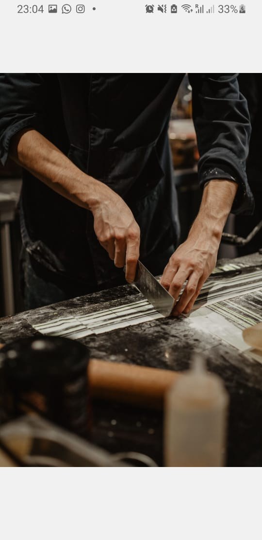 Découpe précise en cuisine chez Son’