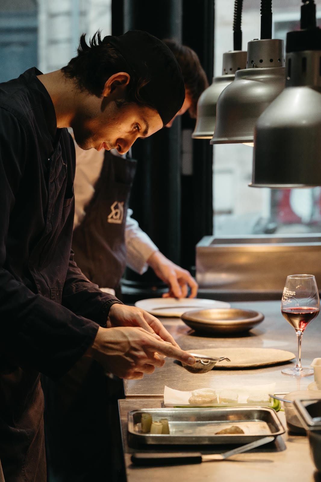 Matteo Koch en cuisine chez Oftheson